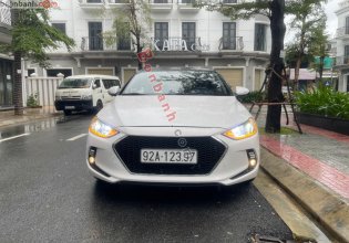 Bán xe Hyundai Elantra 1.6 MT đời 2018, màu trắng giá cạnh tranh giá 419 triệu tại Quảng Ngãi