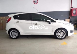Cần bán lại xe Ford Fiesta năm 2017, màu trắng còn mới, giá tốt giá 400 triệu tại Tp.HCM