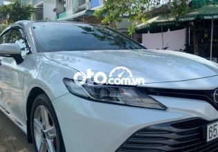 Xe Toyota Camry 2.0 sản xuất năm 2019, nhập khẩu nguyên chiếc giá 930 triệu tại Cần Thơ
