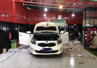 Bán ô tô Kia Rondo 2.0 GAT sản xuất năm 2016, màu trắng giá 430 triệu tại Tp.HCM