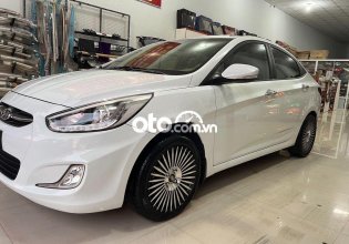 Cần bán gấp Hyundai Accent Blue sản xuất năm 2016, màu trắng số tự động giá 420 triệu tại Đắk Lắk
