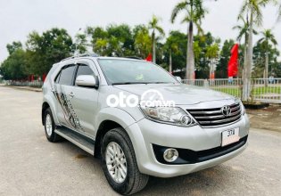 Bán Toyota Fortuner G sản xuất 2012, màu bạc xe gia đình giá 525 triệu tại Nghệ An