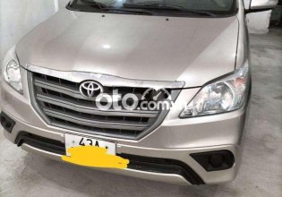 Cần bán lại xe Toyota Innova 2.0E sản xuất 2016, màu bạc giá 325 triệu tại Đà Nẵng