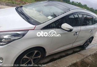 Cần bán xe Kia Rondo 2.0 GAT sản xuất 2016, màu trắng, chính chủ giá 530 triệu tại Khánh Hòa