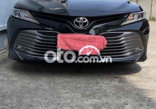Cần bán lại xe Toyota Camry sản xuất 2019, màu đen giá cạnh tranh giá 890 triệu tại Cần Thơ