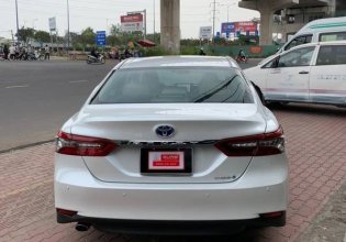 Xe Toyota Camry 2.5Q năm sản xuất 2020, màu trắng giá 1 tỷ 570 tr tại Tp.HCM
