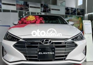 Bán Hyundai Elantra năm 2022, màu trắng giá 580 triệu tại Bến Tre