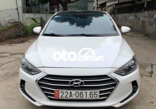 Cần bán lại xe Hyundai Elantra GLS MT năm sản xuất 2017, màu trắng giá 400 triệu tại Hưng Yên
