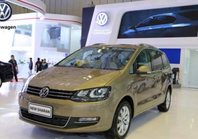 Bán Volkswagen Sharan đời 2017, màu vàng, nhập khẩu 