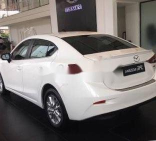 Bán xe Mazda 3 năm 2018, màu trắng, giá tốt