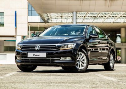 Siêu giảm giá với chiếc Volkswagen Passat đời 2018, màu trắng, nhập khẩu nguyên chiếc